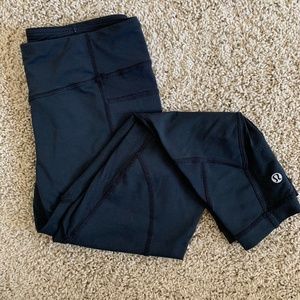 Lulu Lemon Size 4 Cropped Leggings